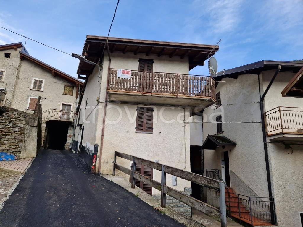 Casa Indipendente in vendita a Saviore dell'Adamello via a. Zeandrini