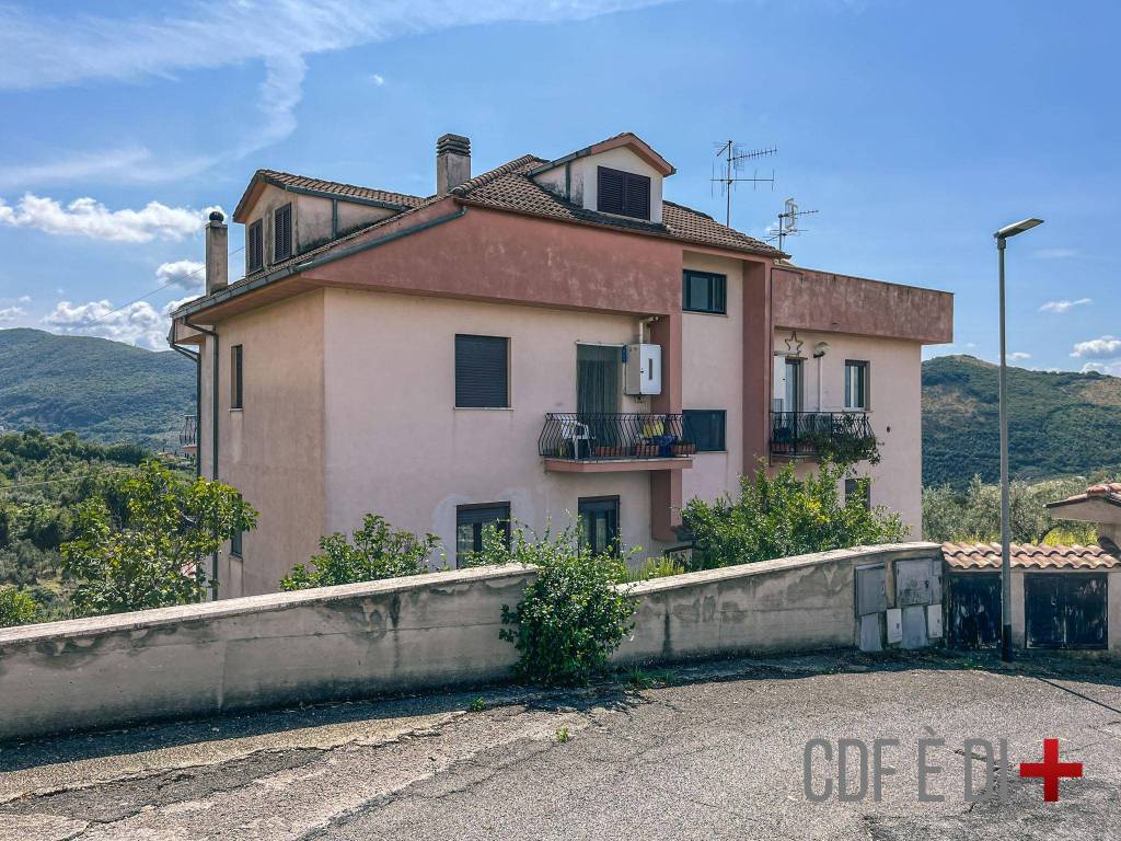 Appartamento in vendita a Castelnuovo di Farfa via Belvedere