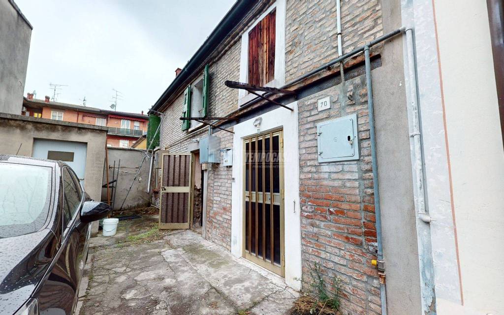 Casa Indipendente in vendita a Ferrara via X Martiri 72