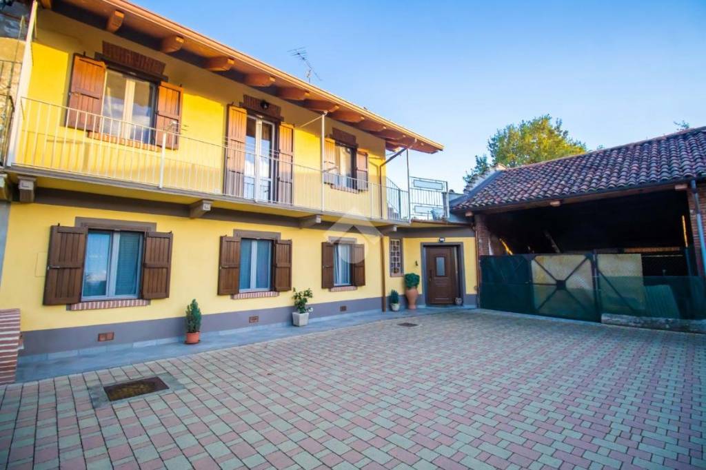 Casa Indipendente in vendita a Rivarolo Canavese via grangia grossa, 3