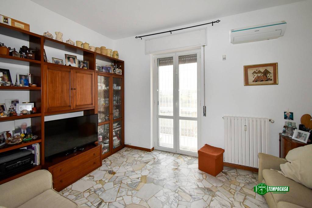Appartamento in vendita a Pregnana Milanese via Eugenio Villoresi, 3