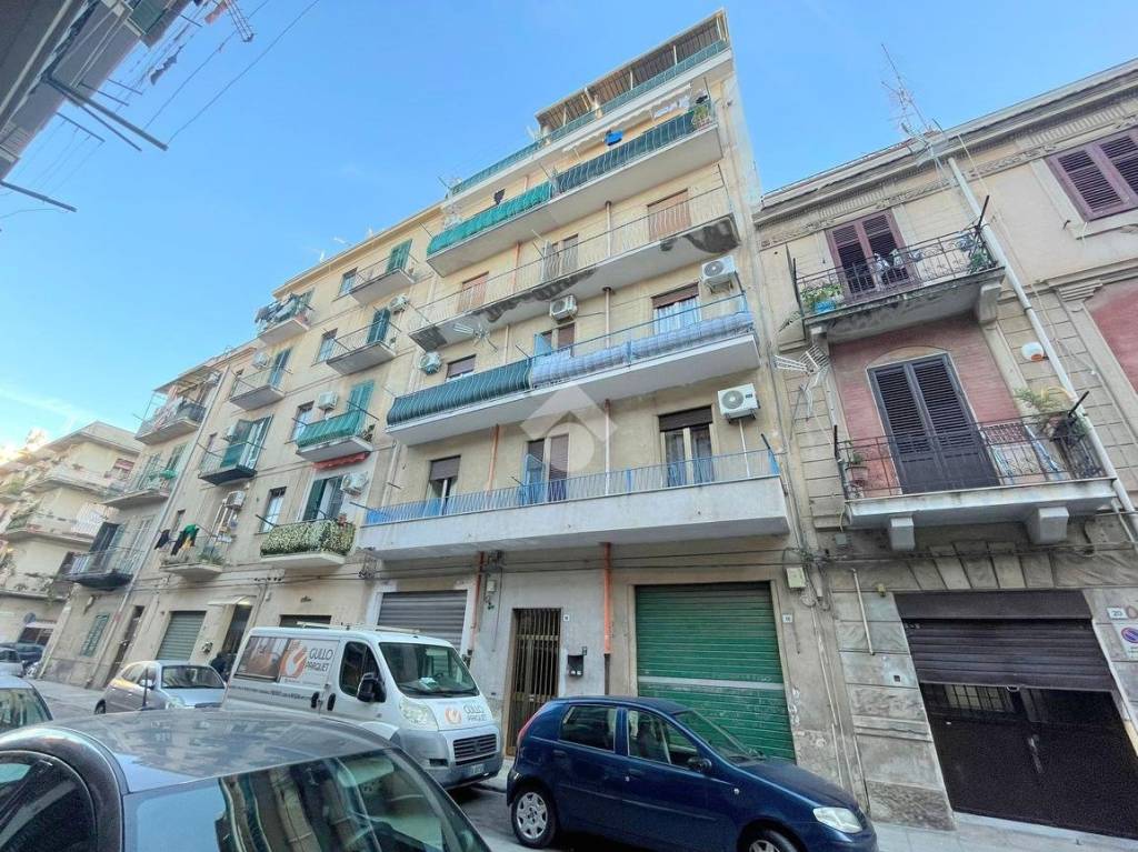 Appartamento in vendita a Palermo via Giuseppe Crispi, 18