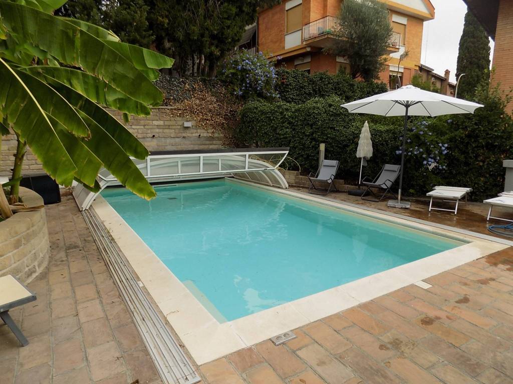 Villa Bifamiliare in vendita a Roma via Ernesto Basile