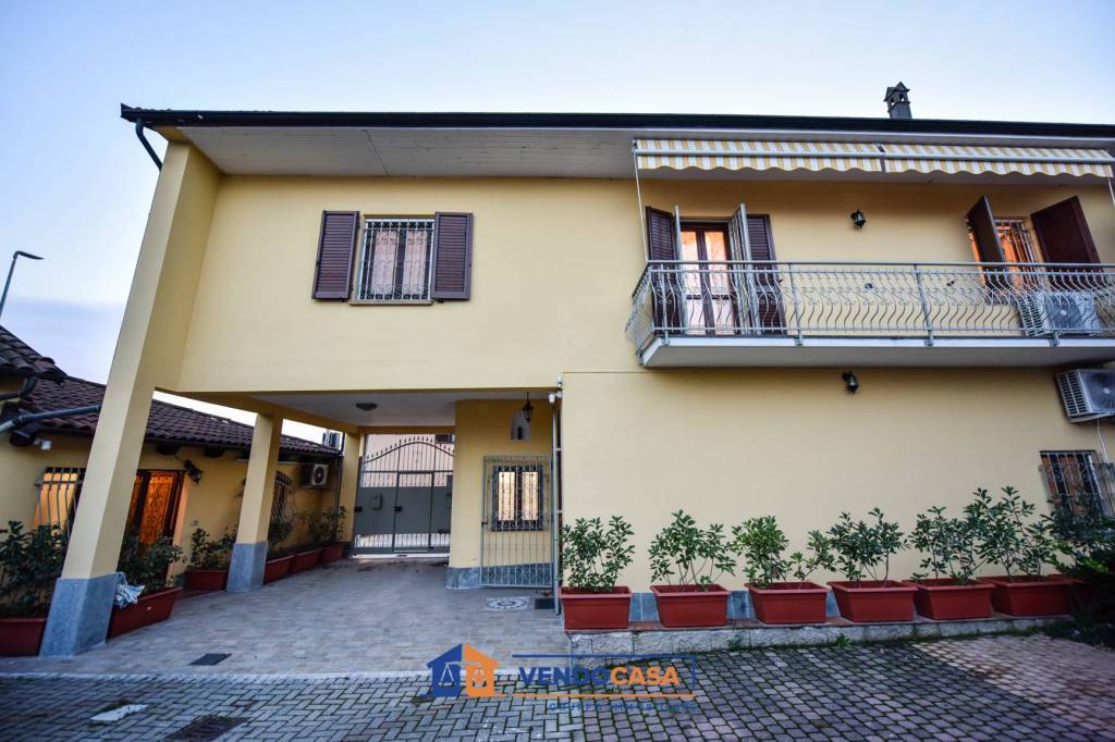 Villa in vendita a Carmagnola via Torino, 124