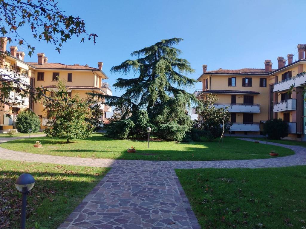 Appartamento in vendita a Sordio via Giovanni Falcone, 10