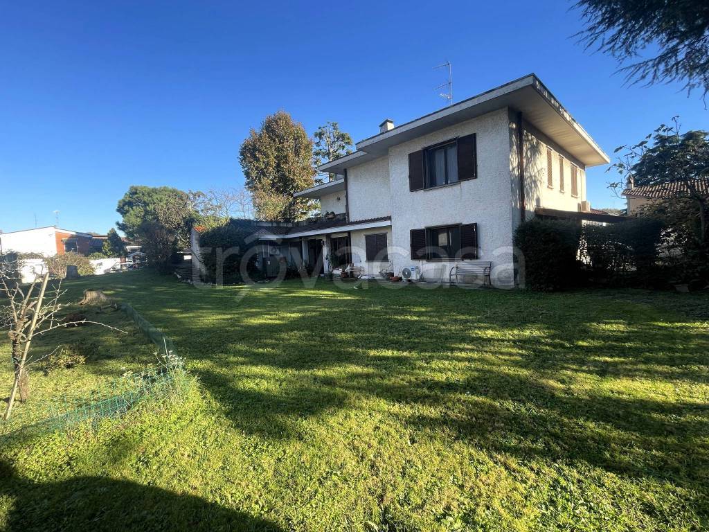 Villa in vendita a Trezzano sul Naviglio via Guglielmo Marconi, 65