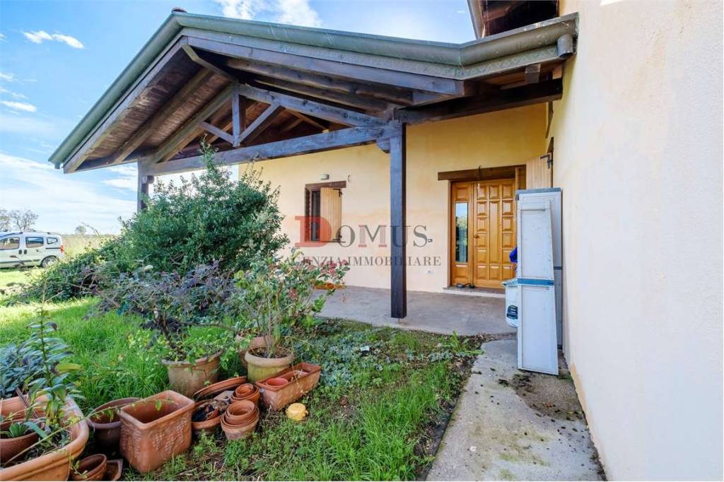Villa in vendita a Borgo Mantovano strada Trentine, 3