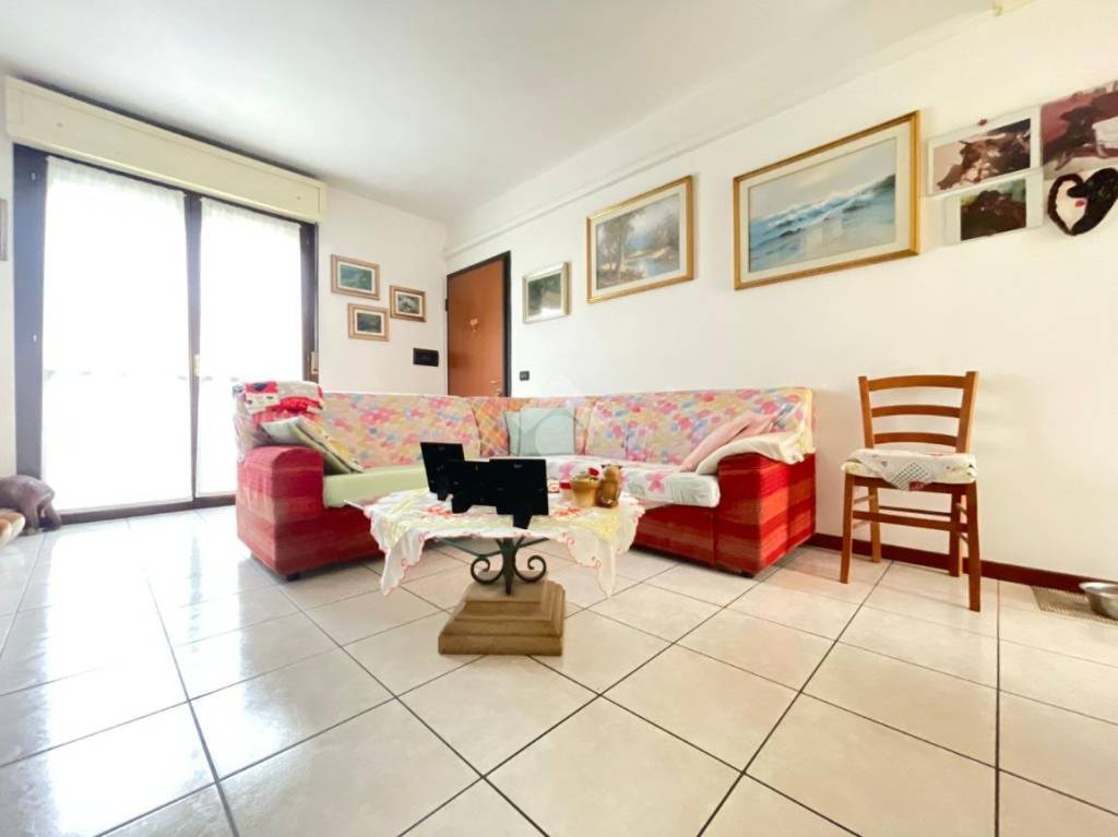 Appartamento in vendita a Castelleone via Quadelle, 2