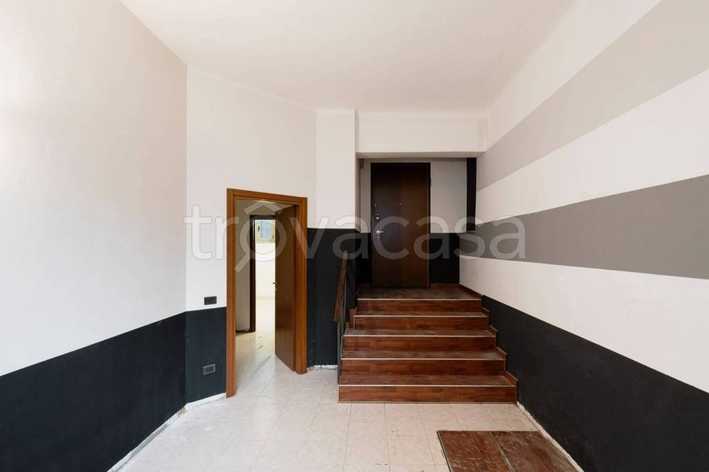 Appartamento in vendita a Milano via Giuseppe Giacosa, 10