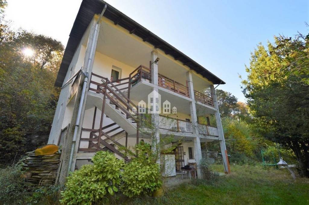 Casa Indipendente in vendita a Val di Chy regione Fò, 4