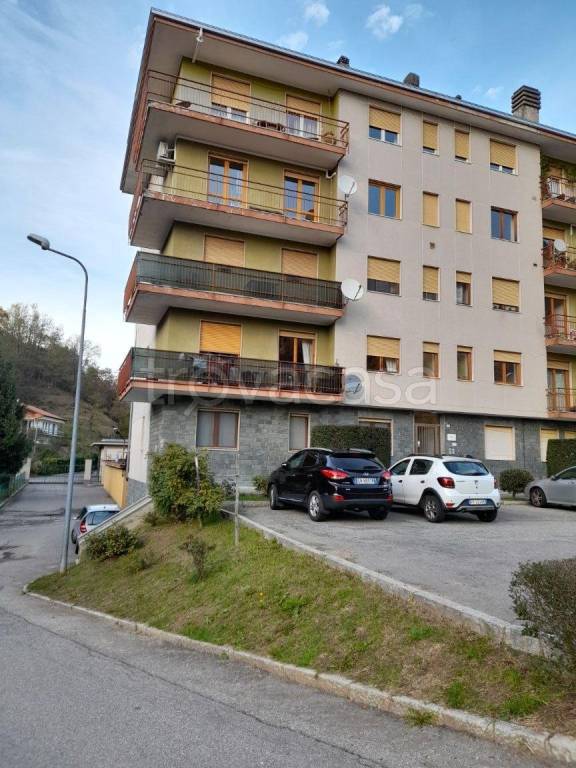 Appartamento in vendita a Borgosesia regione Cesolo