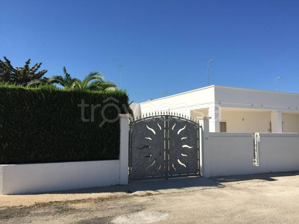 Villa in vendita a Porto Cesareo via Arcangelo g. De Giorgi, 6
