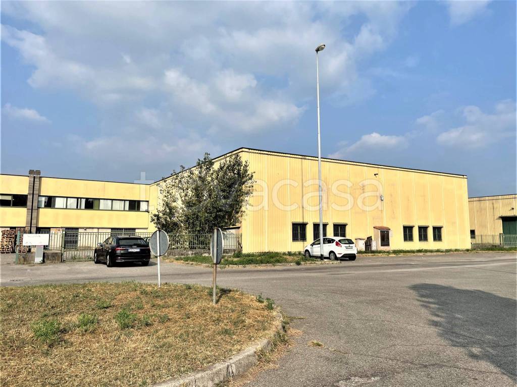 Capannone Industriale in vendita a San Zeno Naviglio via Galileo Galilei Traversa 3, 10