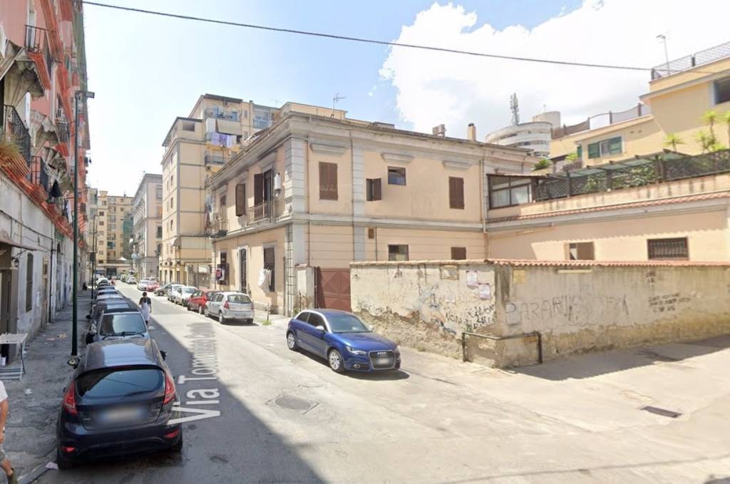 Appartamento in vendita a Napoli via Tommaso Cornelio
