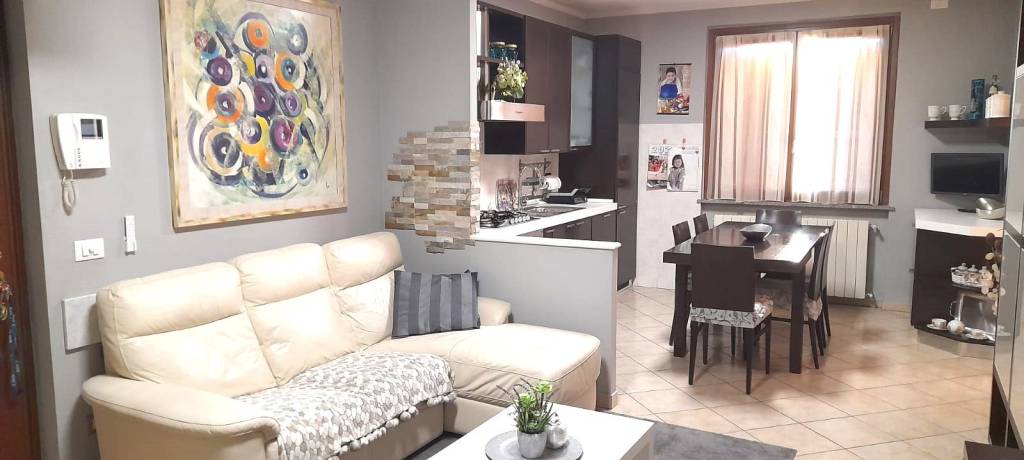 Appartamento in vendita a Cervignano d'Adda viale delle Rimembranze, 2