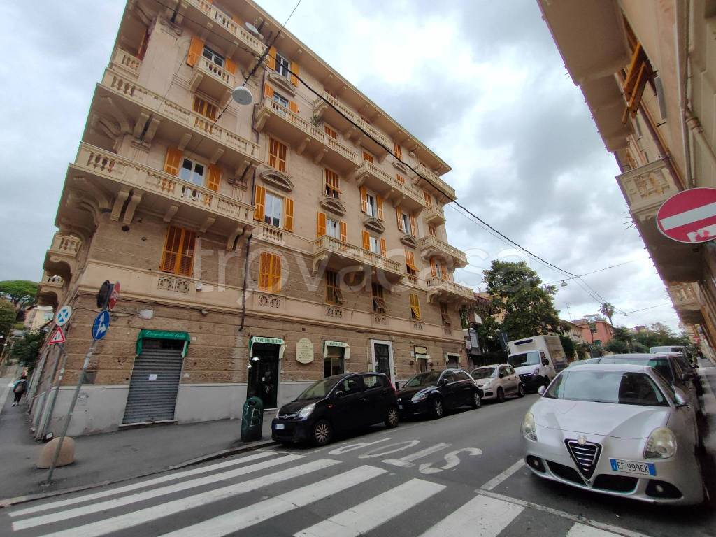 Appartamento in vendita a Genova via Bettino Ricasoli