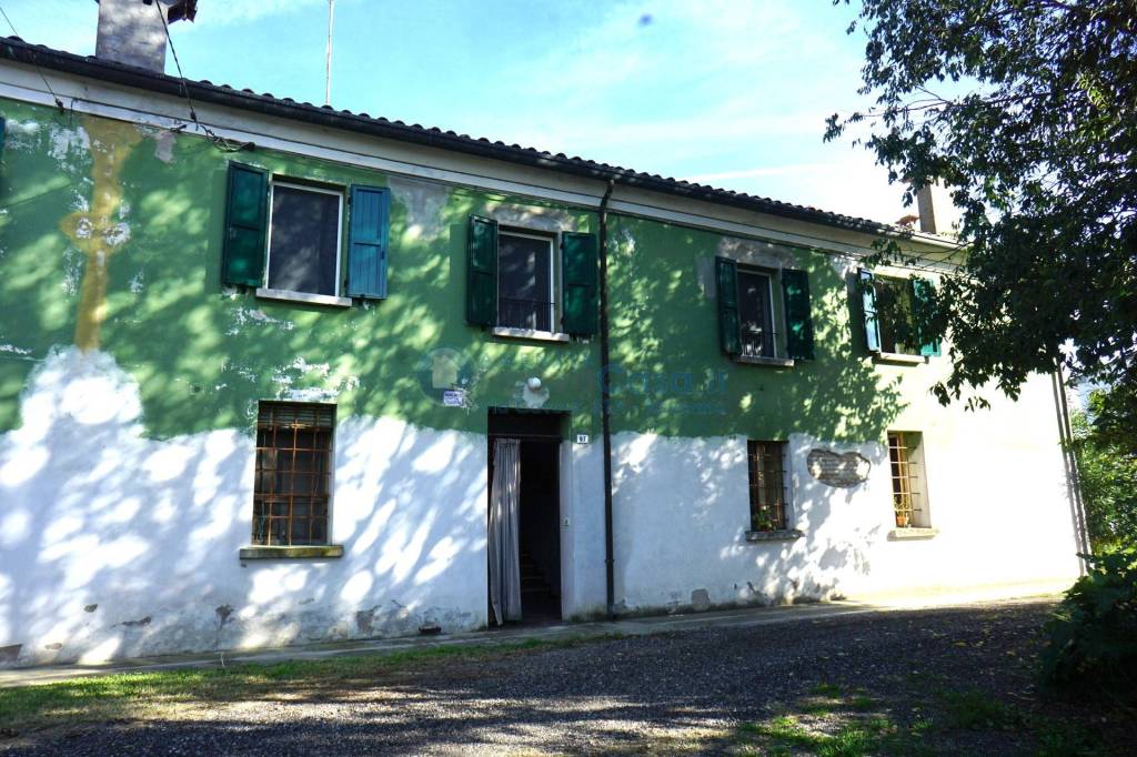 Colonica in vendita a Bagnacavallo via Aguta, 97