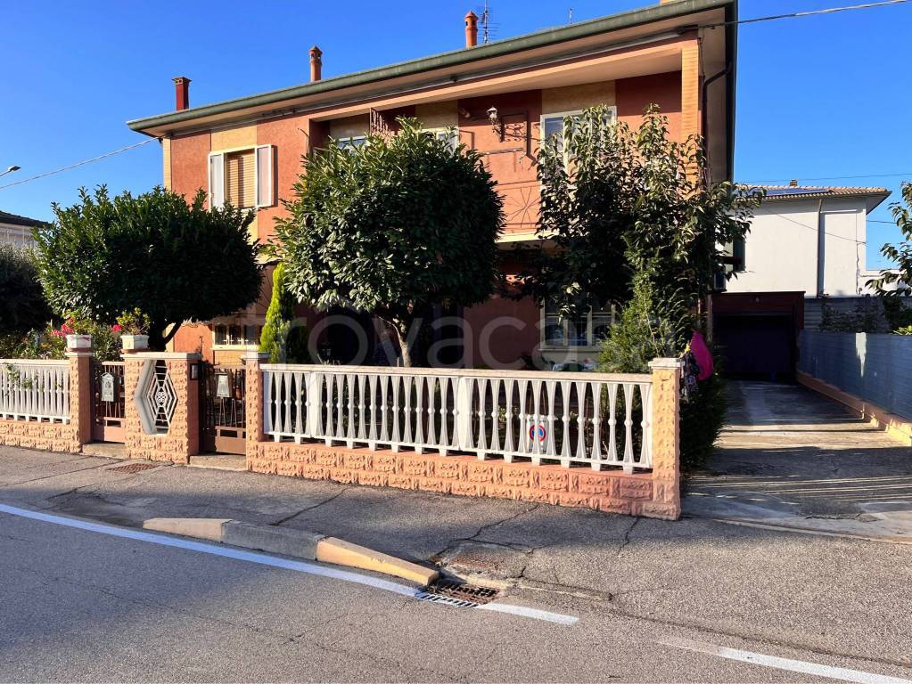 Villa Bifamiliare in vendita a Tresignana via Provinciale Per Copparo, 10