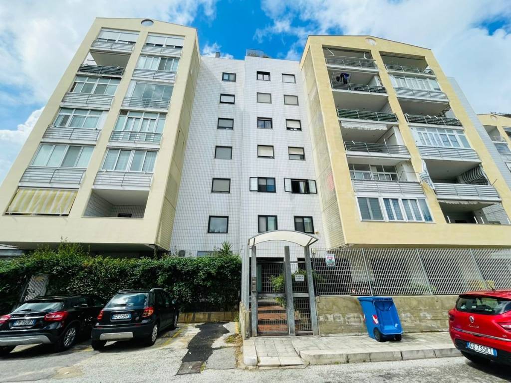 Appartamento in vendita a Bari via l. Perosi
