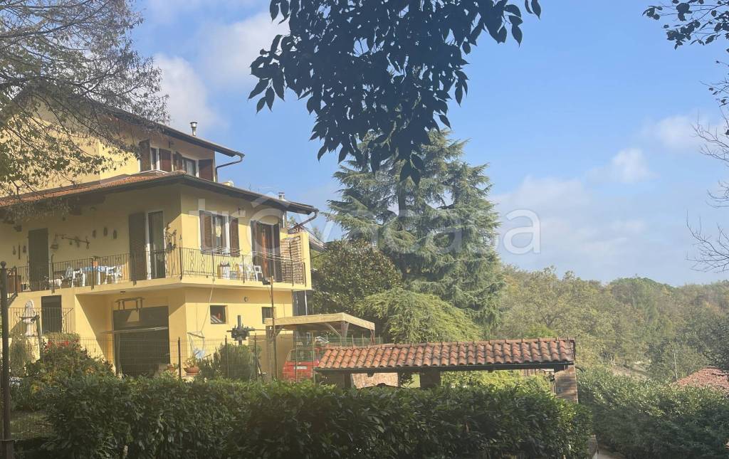 Villa in vendita a Cocconato via Roma