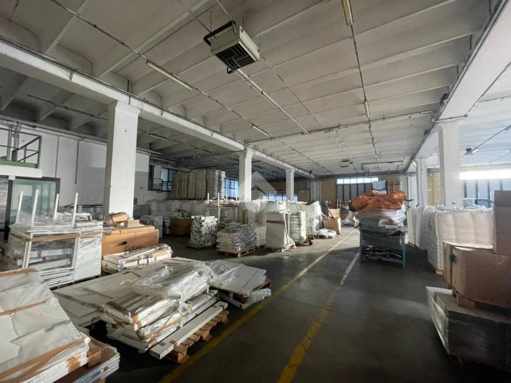 Capannone Industriale in vendita a Chiuduno via Monte Avaro