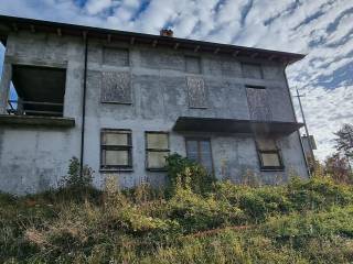 Casa indipendente in vendita a neviano degli arduini strada francesco petrarca