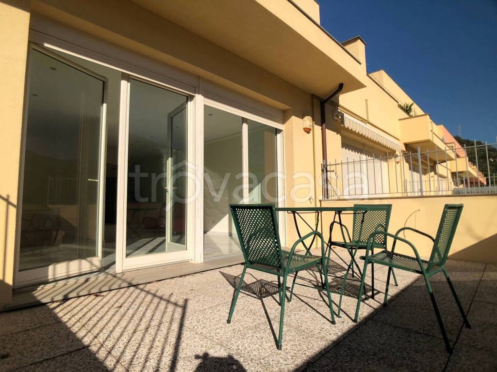 Appartamento in vendita a Genova via Tre Pini, 52