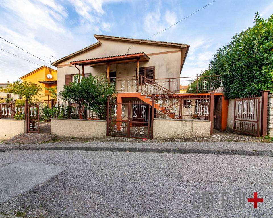 Villa in vendita a Torricella in Sabina via e. Filippi