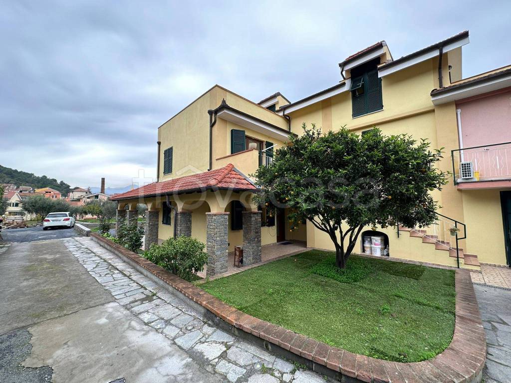 Villa in vendita ad Albenga