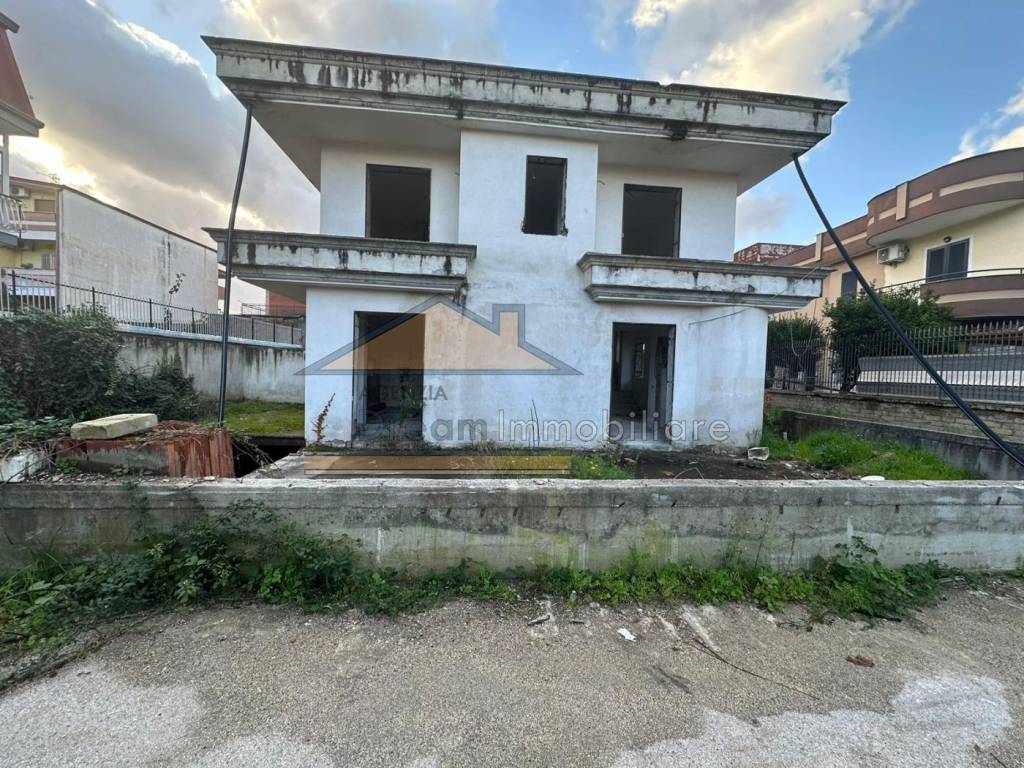 Villa Bifamiliare in vendita a Melito di Napoli via Roma