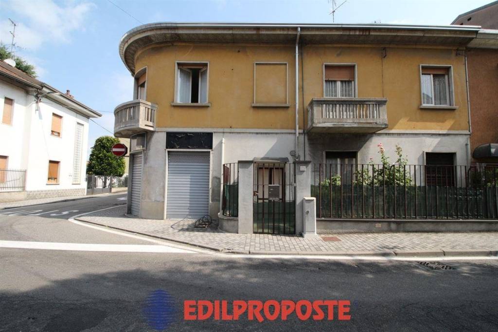 Appartamento in vendita a Limbiate via Trieste, 29