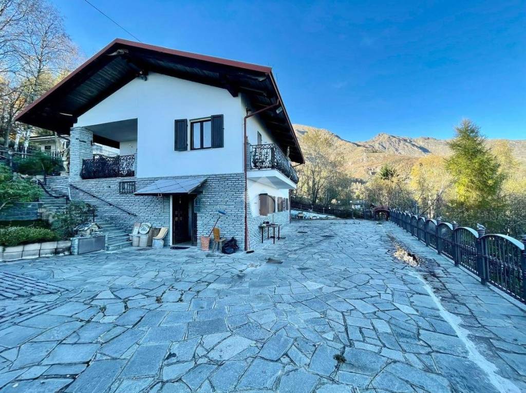 Villa in vendita a Colleretto Castelnuovo via Quinzeina, 42