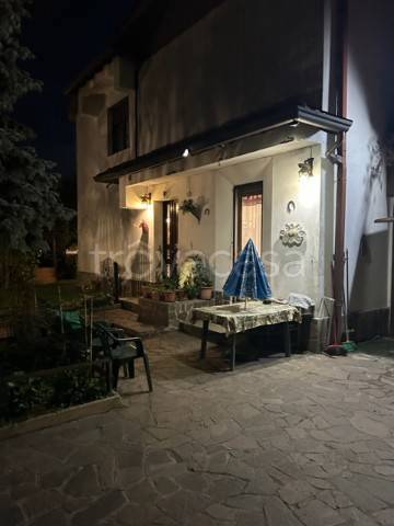 Villa Bifamiliare in vendita a Parabiago via Giovanni Amendola
