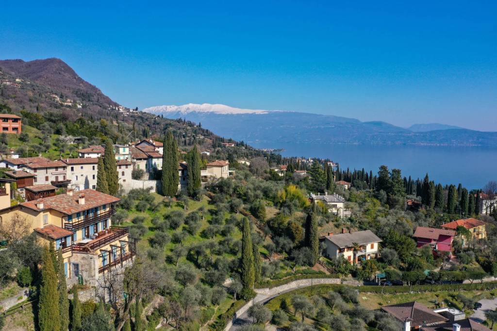 Villa in vendita a Gardone Riviera via Montecucco, 31/33