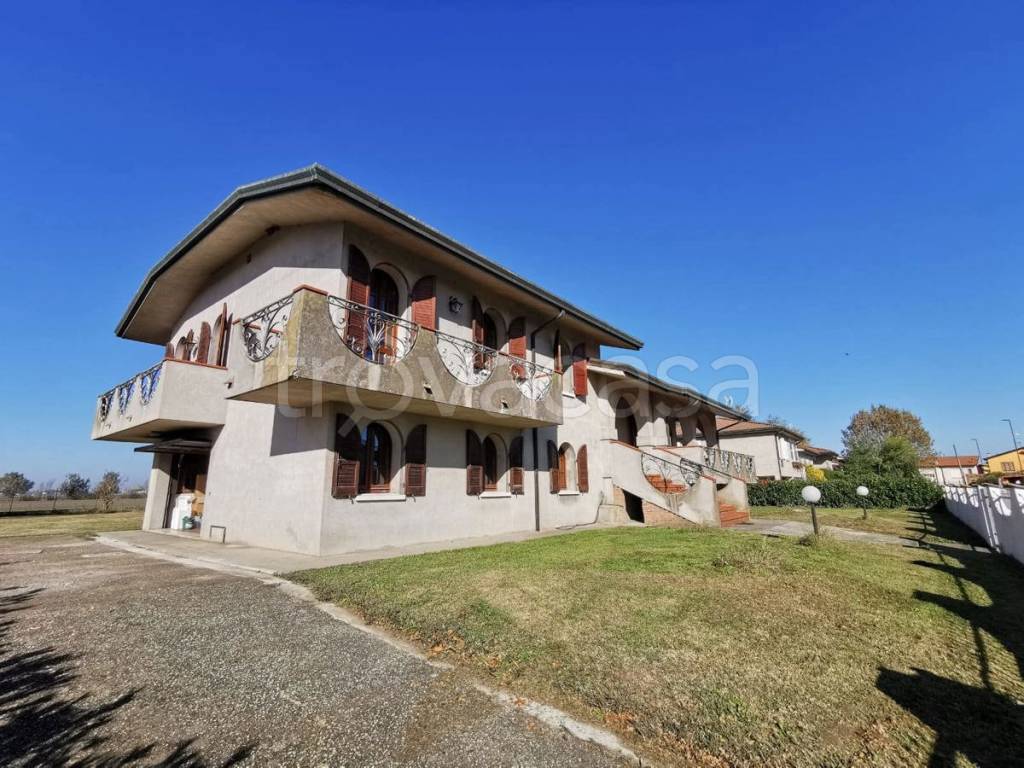 Villa in vendita a Castelnovo Bariano via Cavo Bentivoglio, 0
