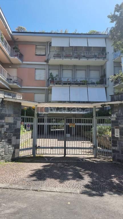Appartamento in in vendita da privato a Genova via Flora, 9