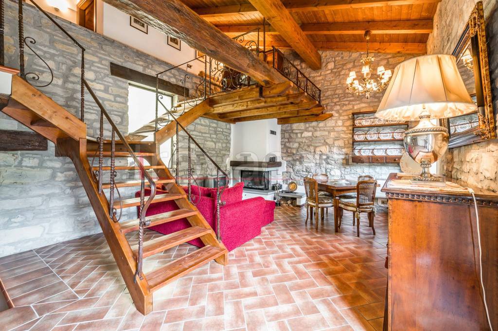 Villa in vendita a Serramazzoni via Valle Fontana della Bastiglia
