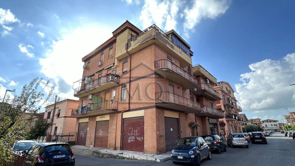 Appartamento in vendita a Guidonia Montecelio via Rosolino Pilo, 39