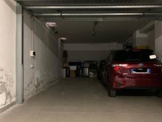 Garage in vendita a genova piazza mario rapisardi