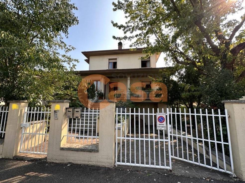 Villa in vendita a Piacenza via Arcangelo Ghisleri