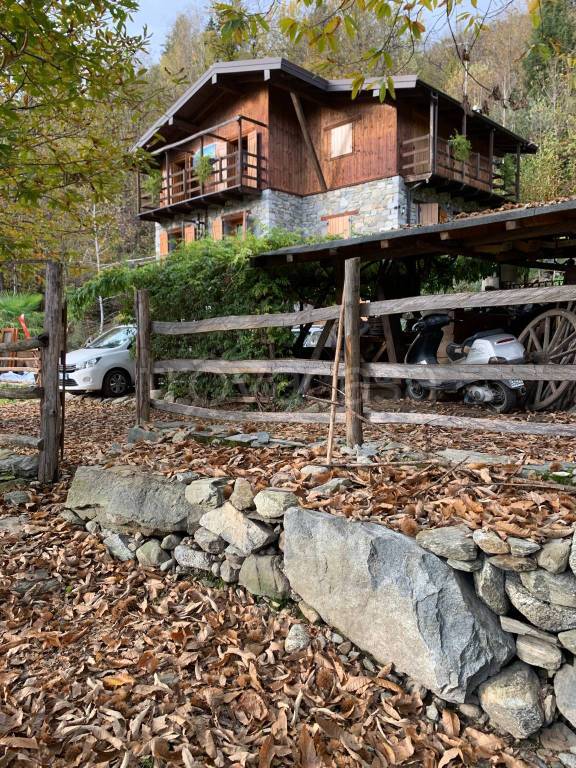 Villa in vendita a Buglio in Monte via Ca' Rossi