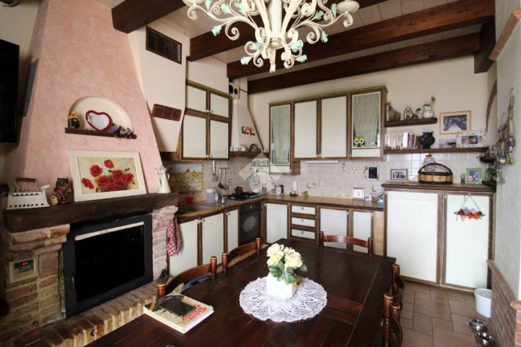 Casa Indipendente in vendita a Montiano via Palareto, 300