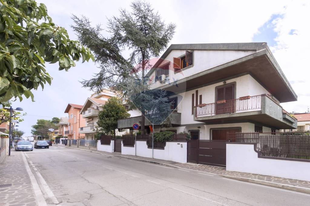 Villa in vendita a Montesilvano via Arno, 38