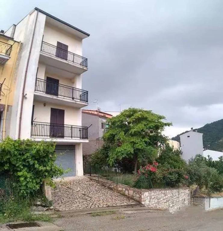 Villa in vendita ad Acquaviva Collecroce via Gabriele Pepe