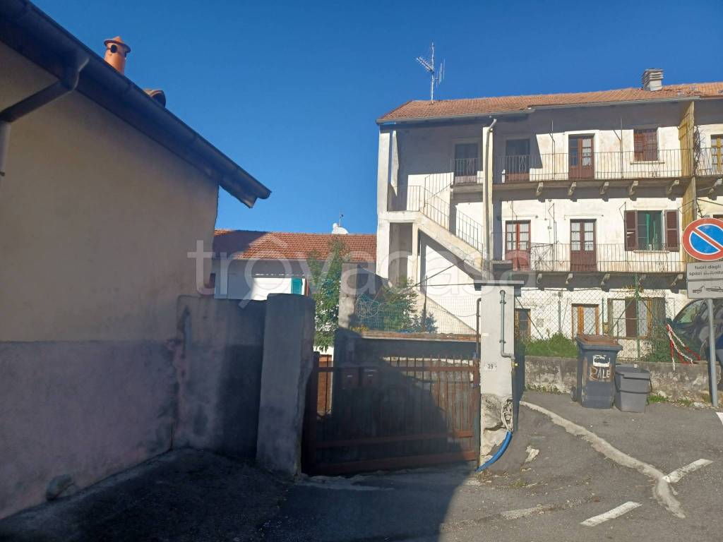 Casa Indipendente in vendita a Gravellona Toce via Principe Umberto, 41
