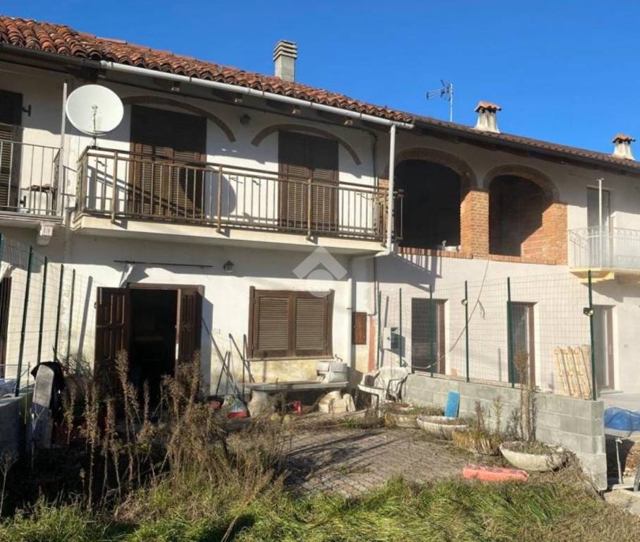 Casa Indipendente in vendita a Santo Stefano Roero frazione valunga, 4
