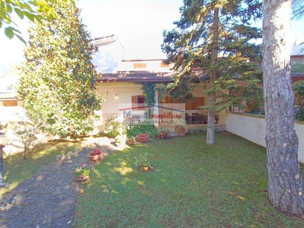 Villa in vendita a Cassano delle Murge contrada Incoronata Lagogemolo, 105