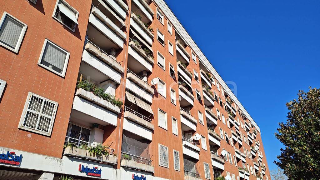 Appartamento in vendita a Roma via delle Vigne Nuove, 551