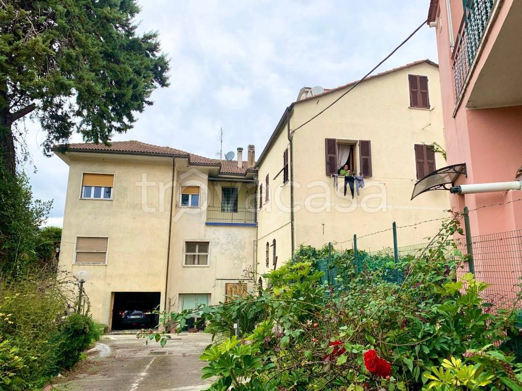 Appartamento in vendita a Imperia via Caramagna, 75