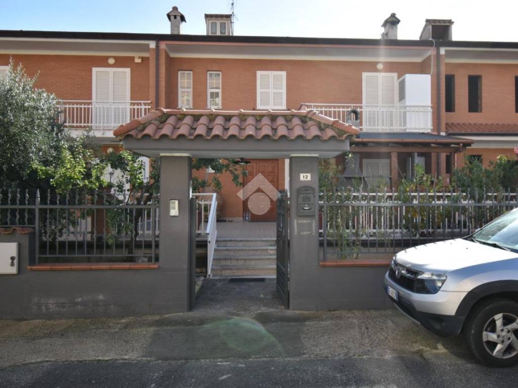 Villa a Schiera in vendita a Norma via Giuseppe Mazzini, 12